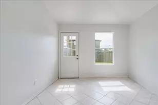 100 Easy St, Hutto, TX 78634 - Photo 12
