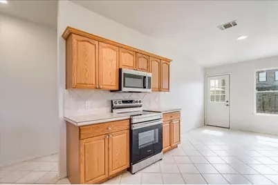 100 Easy Street, Hutto, TX 78634 - Photo 8