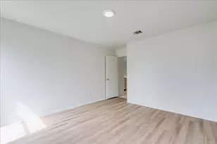100 Easy St, Hutto, TX 78634 - Photo 14