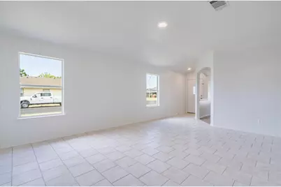 100 Easy Street, Hutto, TX 78634 - Photo 4