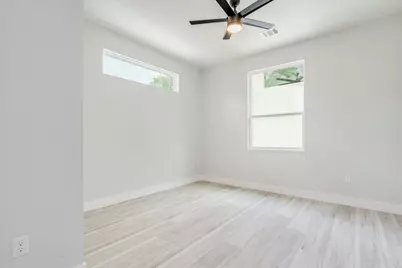 1215 Howard Street, Taylor, TX 76574 - Photo 18