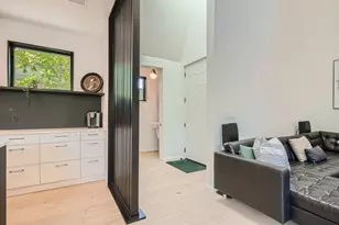 7525 Delafield Ln, Austin, TX 78752 - Photo 4