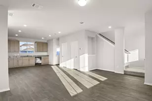 127 Summer Dr, Elgin, TX 78621 - Photo 8