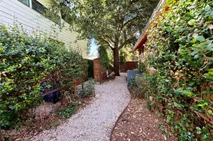 1211 E 2nd St, Austin, TX 78702 - Photo 38