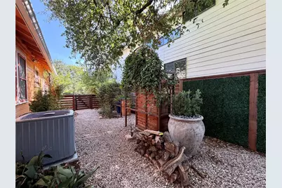 1211 E 2nd Street #A, Austin, TX 78702 - Photo 36