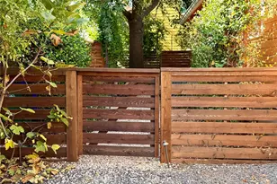 1211 E 2nd St, Austin, TX 78702 - Photo 40