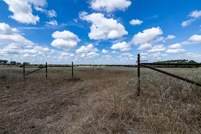 1350 Cattlemens Row, Lockhart, TX 78644 - Photo 14