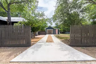 902 W Hopkins St, San Marcos, TX 78666 - Photo 30