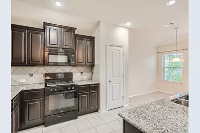 120 Shiloh Cove, Hutto, TX 78634 - Photo 4