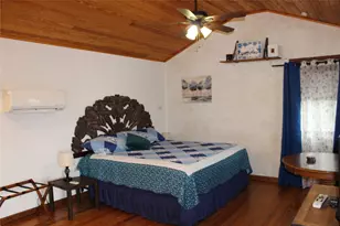 961 Buttercup Ln, Wimberley, TX 78676 - Photo 2