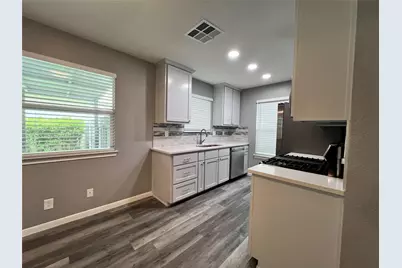 911 Greenbriar Loop, Round Rock, TX 78664 - Photo 4
