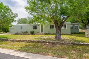 1605 Colonneh St, Horseshoe Bay, TX 78657 - Photo 2