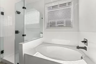 8512 McKamy Dr, Austin, TX 78744 - Photo 16