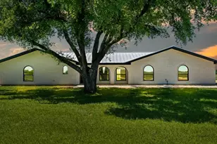 2719 Post Oak Rd, Webberville, TX 78653 - Photo 1