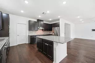 525 Ayinger Ln, Austin, TX 78728 - Photo 12