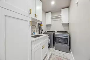 360 Nueces St, Austin, TX 78701 - Photo 32