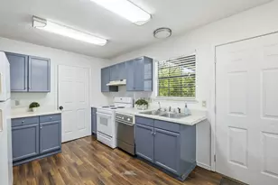 403 W Anderson Ave, Round Rock, TX 78664 - Photo 8
