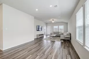 128 Outlaw Dr, Liberty Hill, TX 78642 - Photo 4