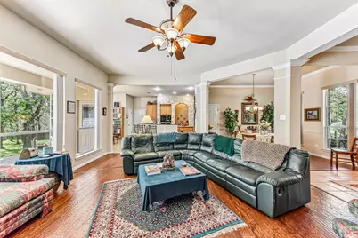 109 Elm Wood Drive, Elgin, TX 78621 - Photo 10