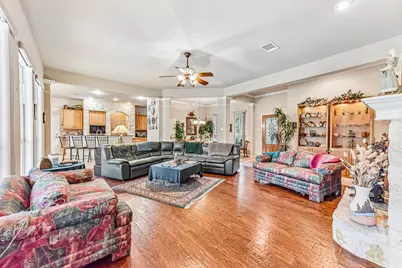109 Elm Wood Drive, Elgin, TX 78621 - Photo 8