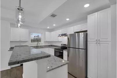 1008 E Fannin Street, Luling, TX 78648 - Photo 12