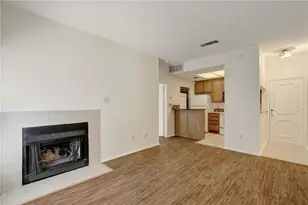 806 W 24th St, Austin, TX 78705 - Photo 2