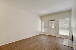 806 W 24th St, Austin, TX 78705 - Photo 4