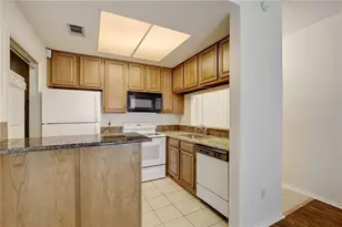 806 W 24th St, Austin, TX 78705 - Photo 8