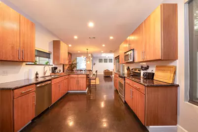 2302 E 9th Street, Austin, TX 78702 - Photo 6
