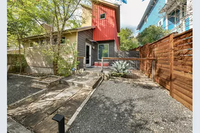 2302 E 9th Street, Austin, TX 78702 - Photo 2
