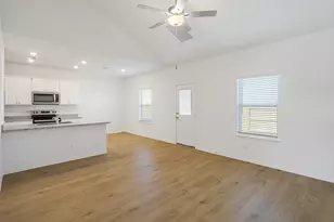 137 Desert Hare Dr, Jarrell, TX 76537 - Photo 2