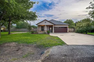 129 Haliimaile Ln, Bastrop, TX 78602 - Photo 4