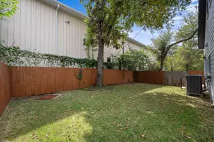 2941 E 14th St, Austin, TX 78702 - Photo 16