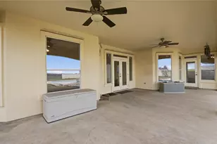 15620 Harry Lind Rd, Elgin, TX 78621 - Photo 36