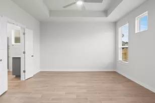 309 W Faulkner St, Liberty Hill, TX 78642 - Photo 8