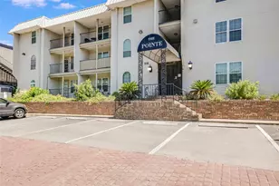 910 Duncan Ln, Austin, TX 78705 - Photo 2