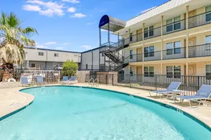 910 Duncan Ln, Austin, TX 78705 - Photo 14