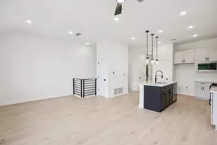 200 W 56th St, Austin, TX 78751 - Photo 8