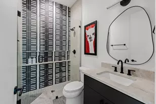 1301 Deloney St, Austin, TX 78721 - Photo 14