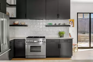 1301 Deloney St, Austin, TX 78721 - Photo 10