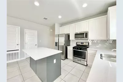 2112 Pecan Island Drive, Leander, TX 78641 - Photo 8