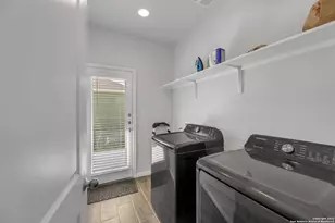 1121 Esplanade Pkwy, San Marcos, TX 78666 - Photo 10