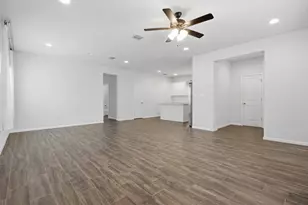 1121 Esplanade Pkwy, San Marcos, TX 78666 - Photo 6