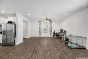 1121 Esplanade Pkwy, San Marcos, TX 78666 - Photo 4