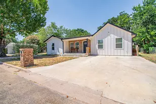 1704 N Hoover Ave, Cameron, TX 76520 - Photo 2