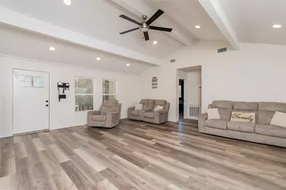 1704 N Hoover Avenue, Cameron, TX 76520 - Photo 4