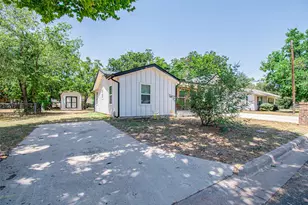 1704 N Hoover Ave, Cameron, TX 76520 - Photo 24