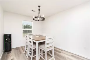1704 N Hoover Ave, Cameron, TX 76520 - Photo 8