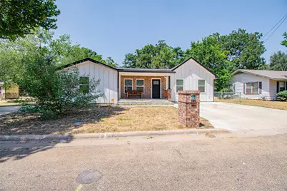 1704 N Hoover Avenue, Cameron, TX 76520 - Photo 1