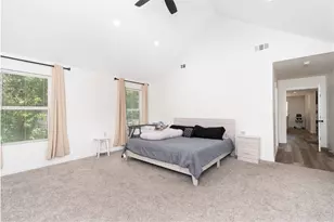1704 N Hoover Ave, Cameron, TX 76520 - Photo 10